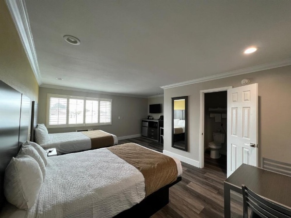 Deluxe Inn Hawthorne/ LAX image 33